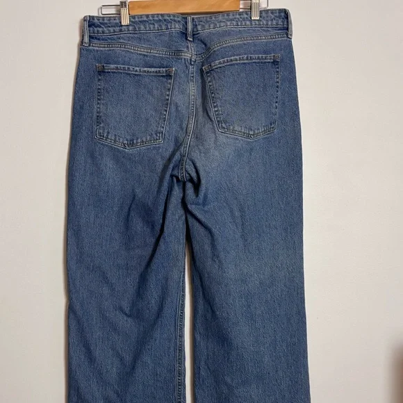 Old Navy Extra High-Rise Sky-Hi Wide Leg Jeans w/ Secret Smooth Pockets - Picture 8 of 9
